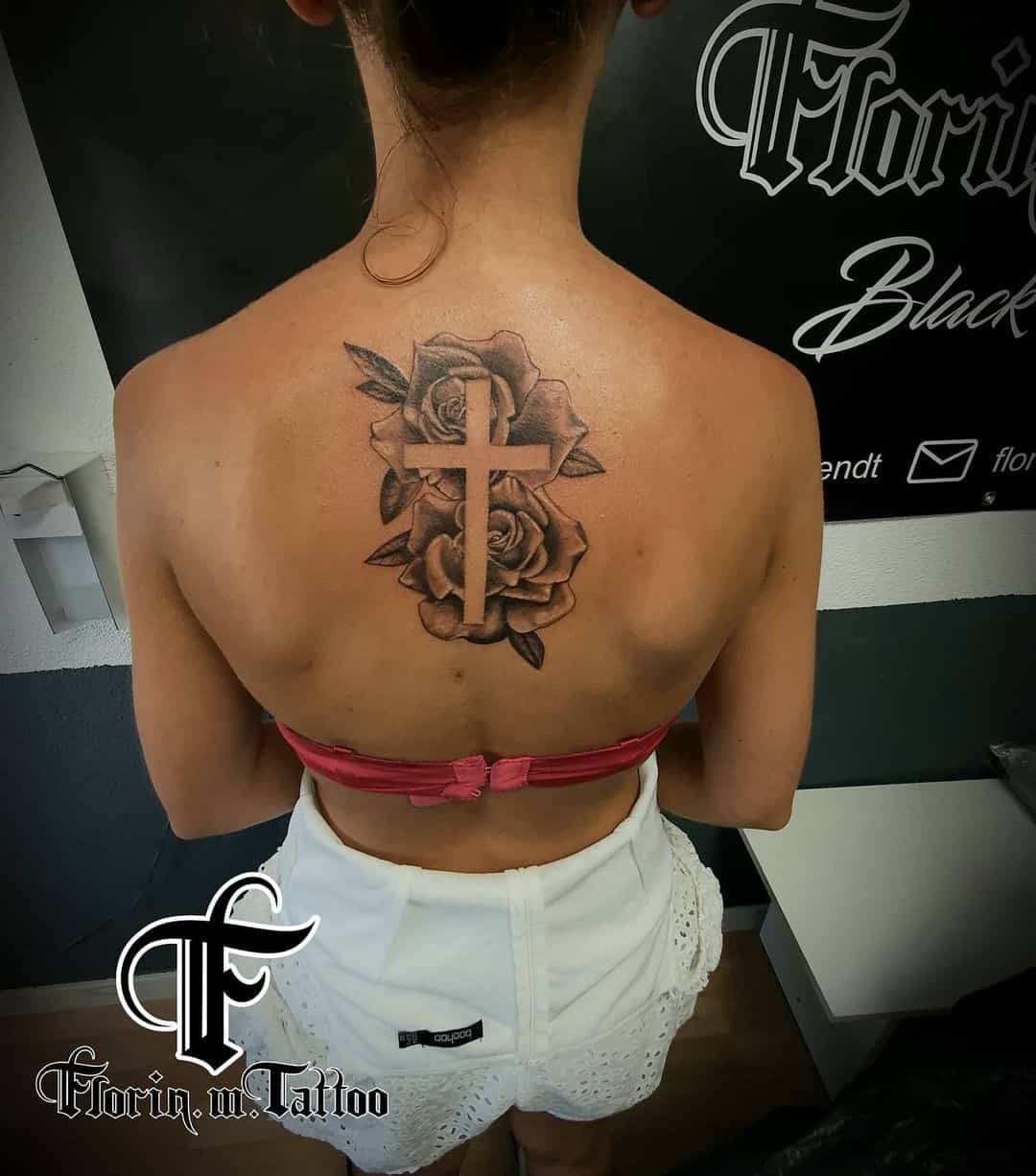 Details more than 76 full back cross tattoo - thtantai2