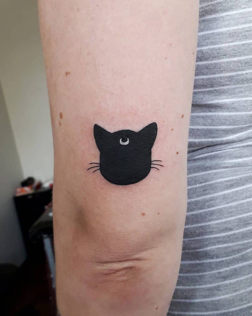 Realistic Black Cat Tattoo By Scotty | Black cat tattoos, Cat tattoo,  Tattoos