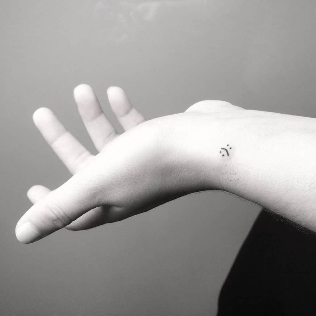 Simple Line Tattoos Minimalist Simple line tattoo Simplistic tattoos Tiny tattoos for girls