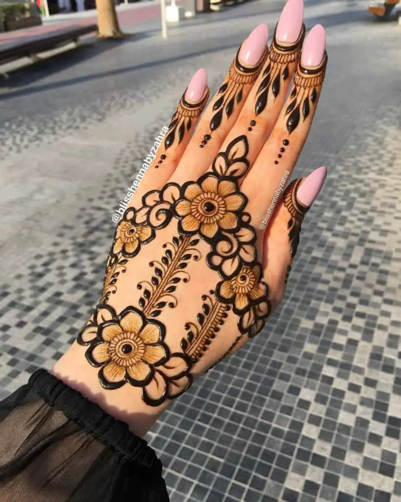 Look Rihanna Gets New HennaInspired Tattoo All Over Her Hand  E Online