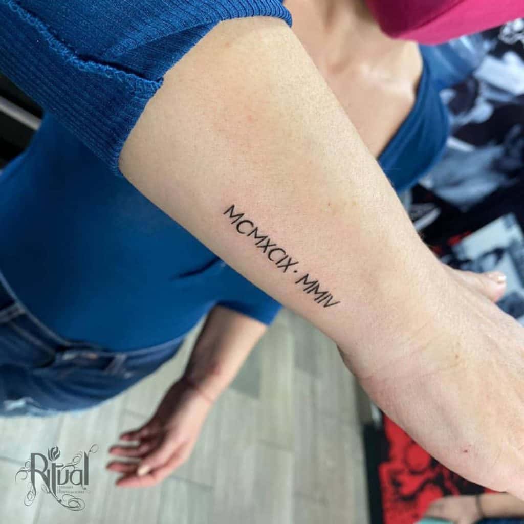 The Hand of God Tattoo - Number tattoo 🔢 It's his birthyear! • • • • •  #birthyeartattoo #numbertattoo #thehandofgodtattoo #tattoo  #tattooinspiration #tat #tattoos #tattooideas #tattoodesign #tataloo #tatoo  #tattooed #tattooart #tattoolife #tattooartist #