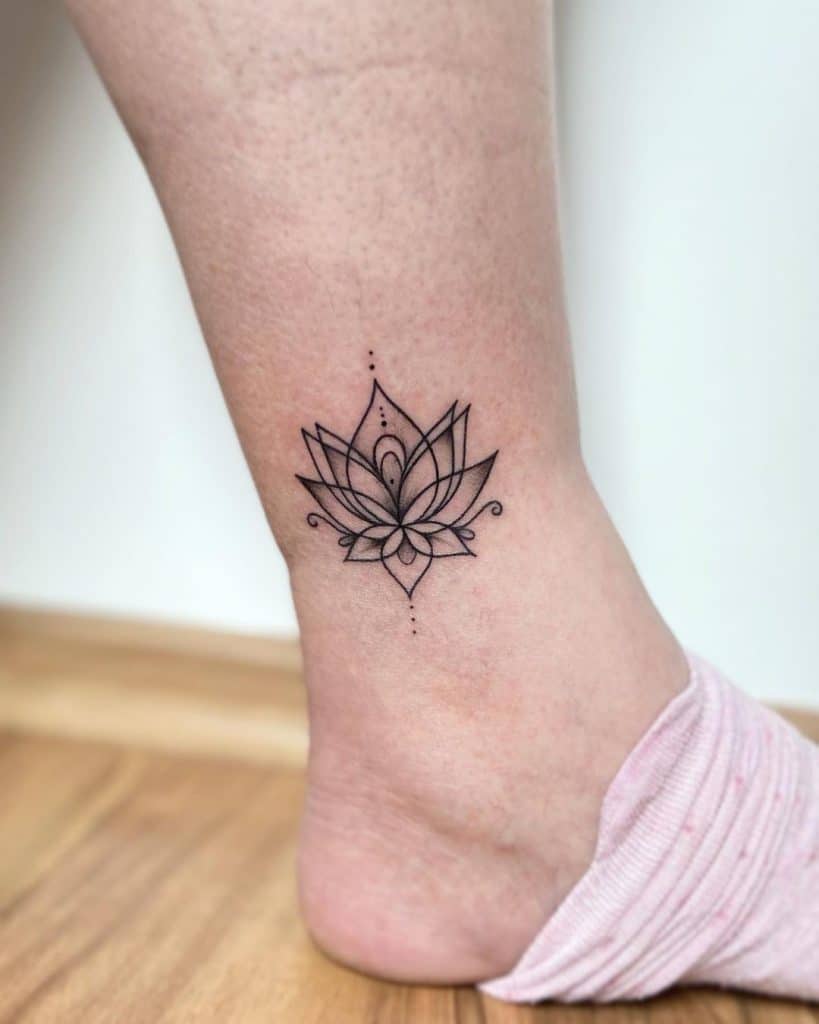 35 Best Ankle Tattoos For Women (2023 Updated) - Saved Tattoo