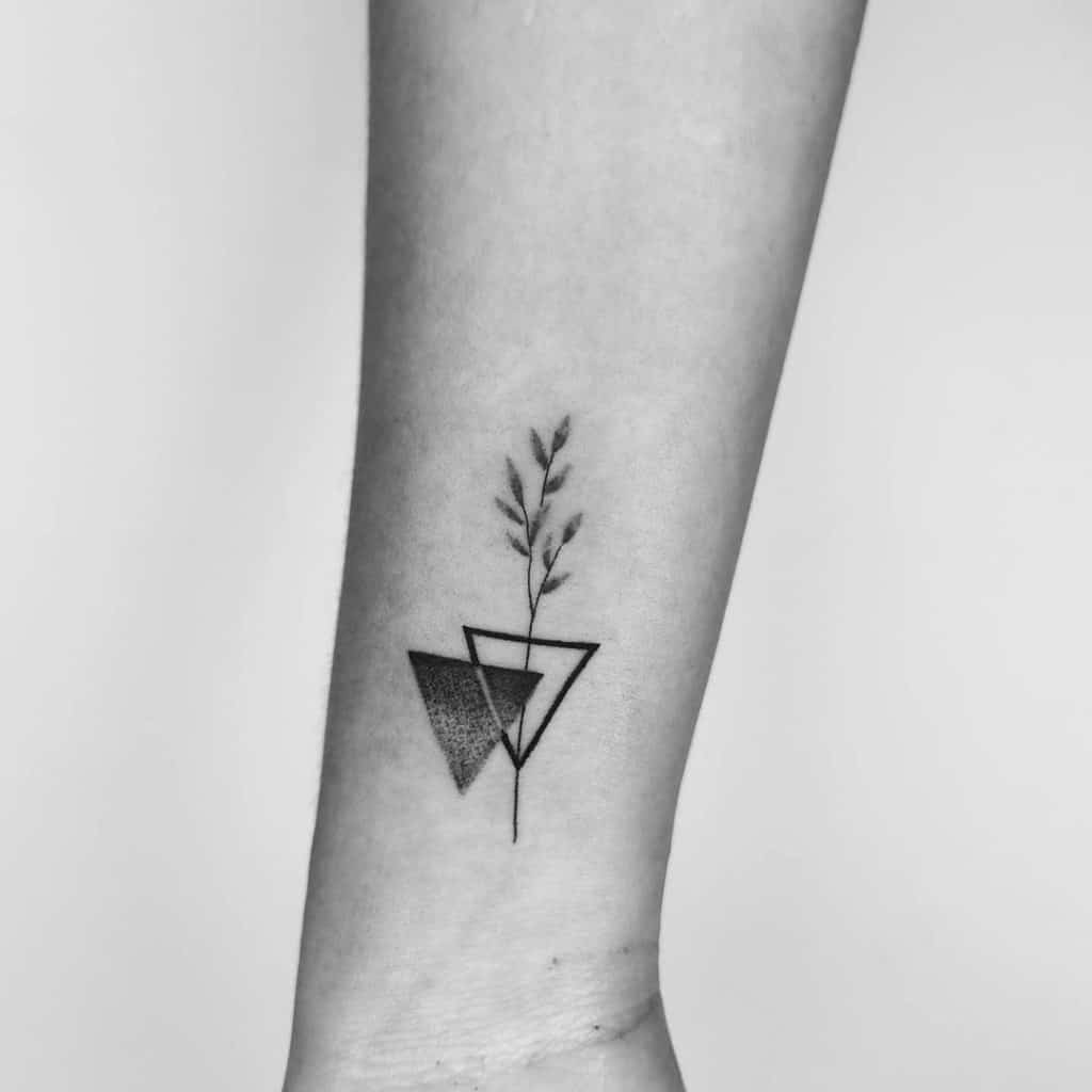31 delicate minimalist tattoo ideas with meaning  Classy and not basic  Minimalist  tattoo meaning Tattoos meaning strength Small tattoos