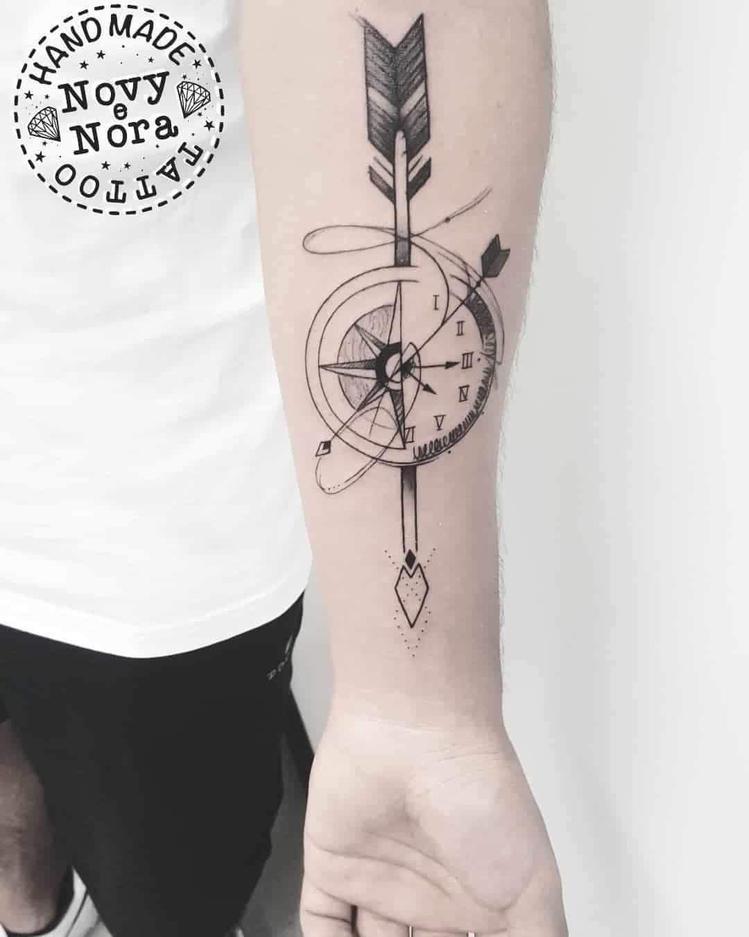 Aggregate 86+ about arrow compass tattoo unmissable - in.daotaonec