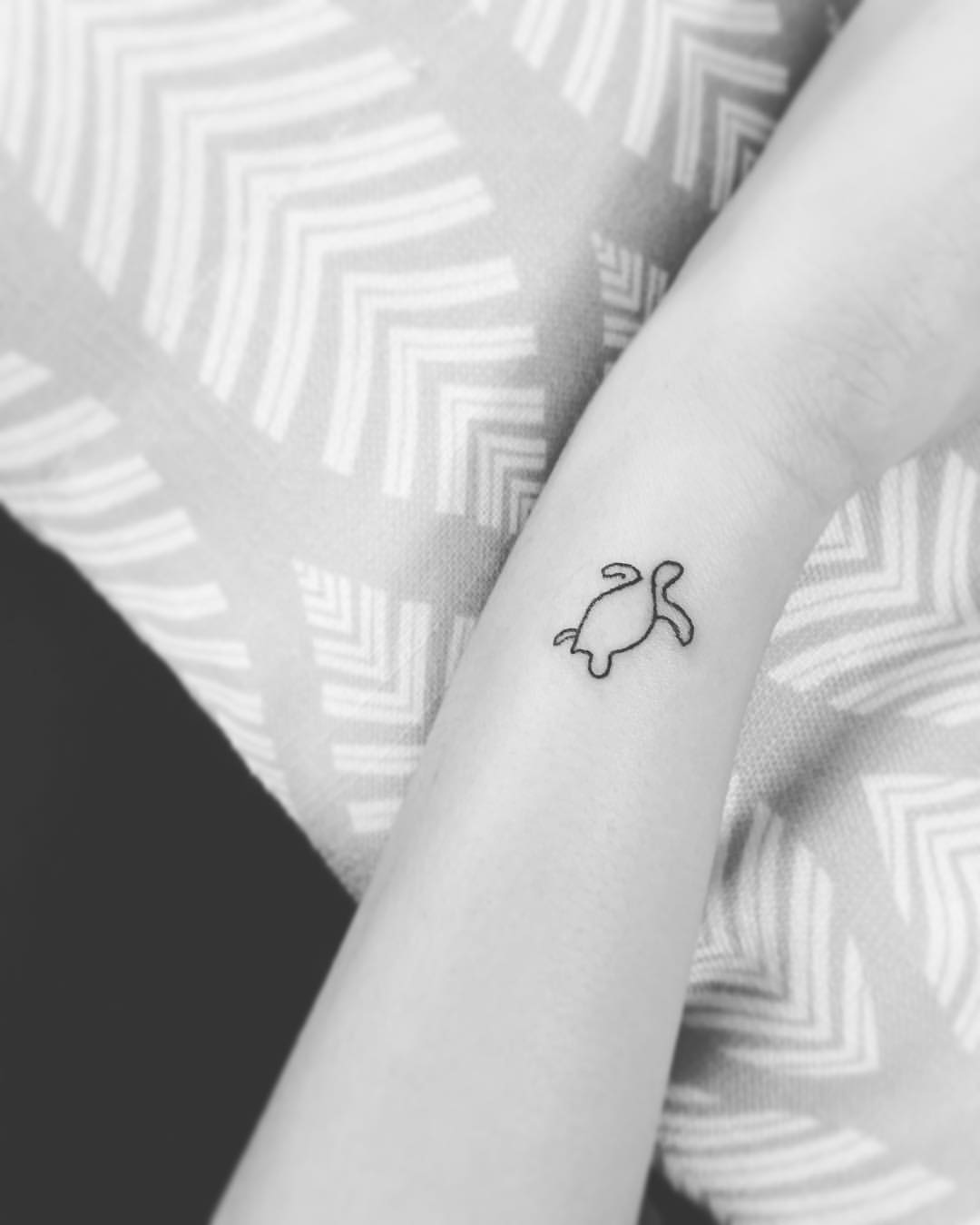 Minimalist Tattoo Designs With Turtles 1