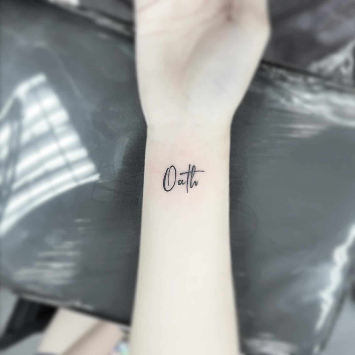 10 Minimalist One-Word Tattoo Designs to Try