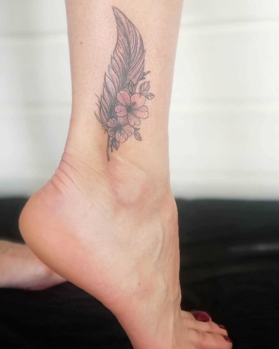 Small feather tattoo    tattoo feathertattoo birdtattoo  tending tattooartist theartiststattoo  Instagram