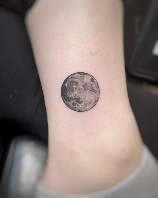 Full Moon Tattoo 2