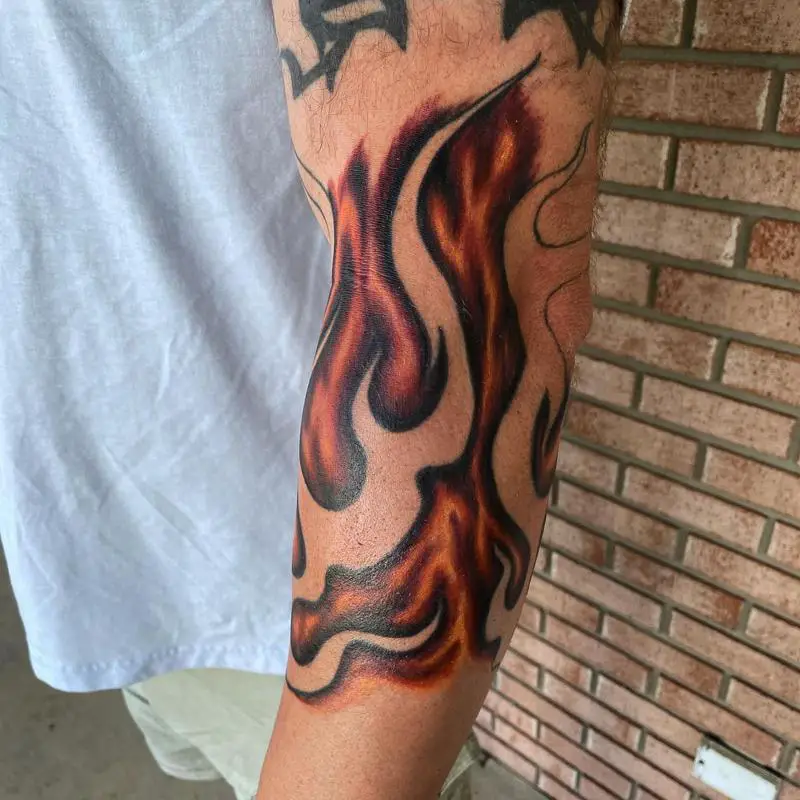 Aggregate more than 66 flame tattoos on arm super hot - thtantai2