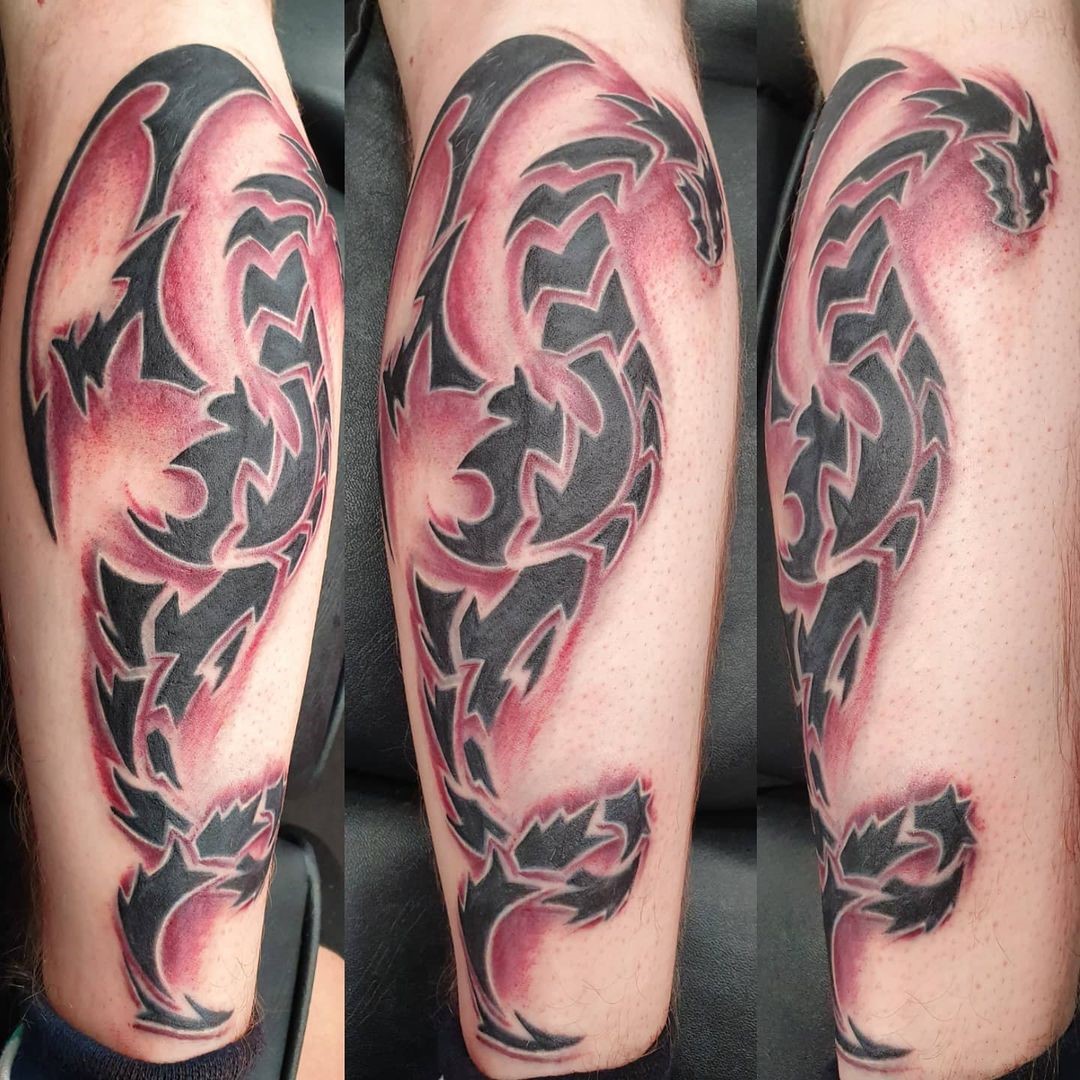 Дизайн Татуировки Красного И Черного Племенного Дракона