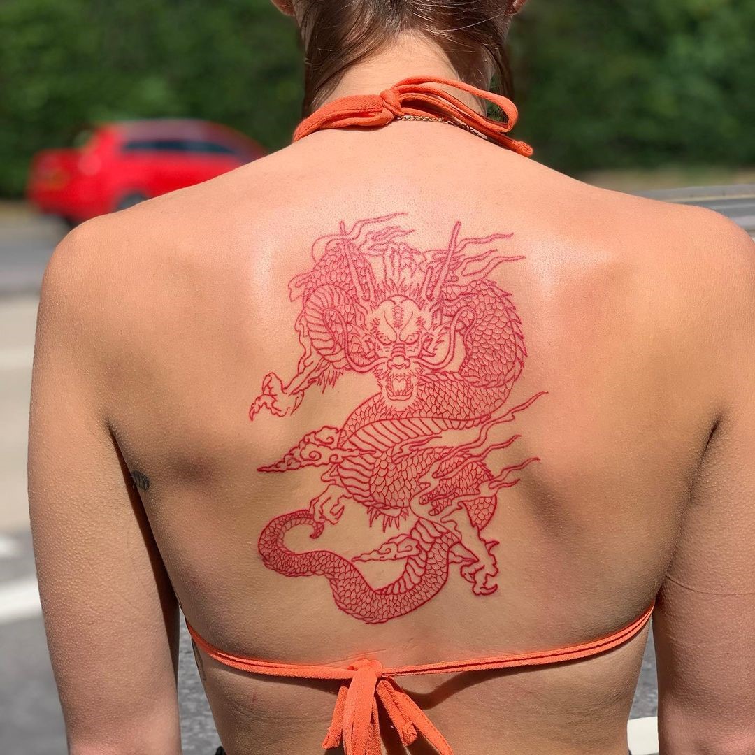 Дизайн Татуировки На Спине Красного Дракона
