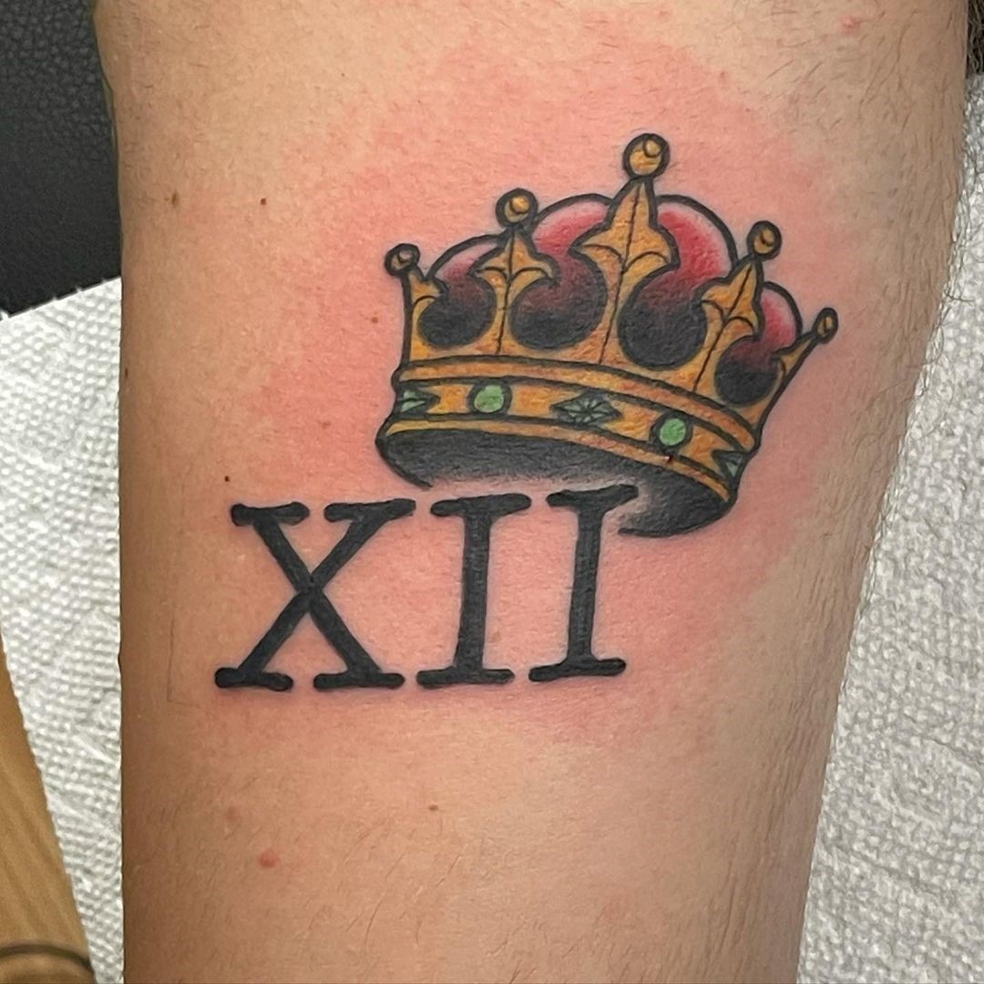 Crown Inspired Roman Numerals