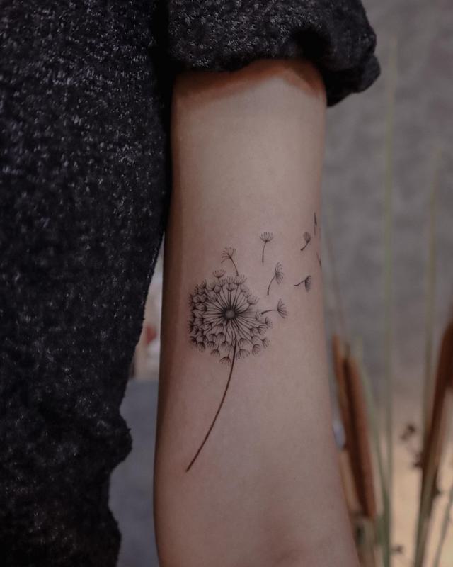 The Cutest Flower Tattoo Designs 6