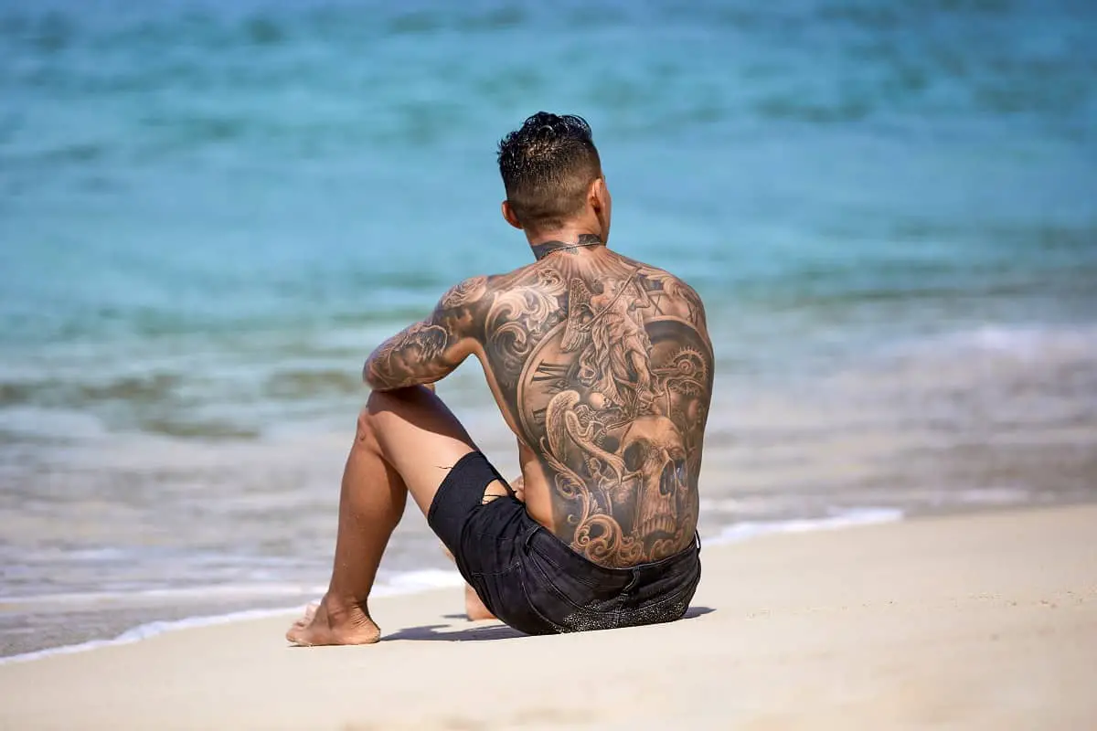 How long to wait to tan after tattoo