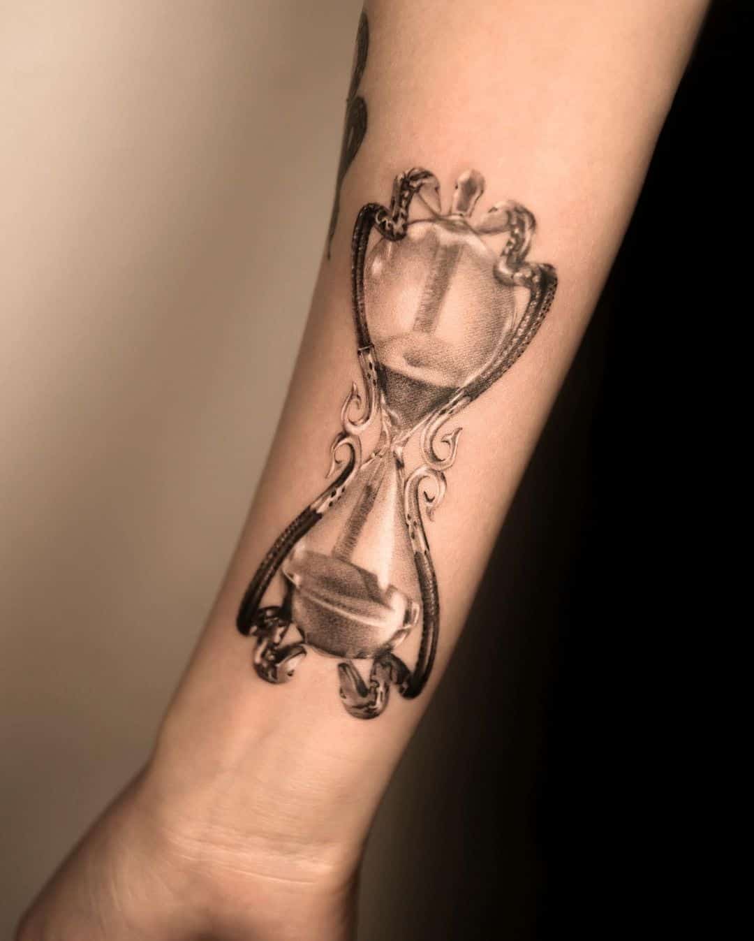 155 Hourglass Tattoos That Inspire You To Live Life
